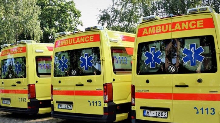 Jāņos NMPD automašīnā piedzimis bērns