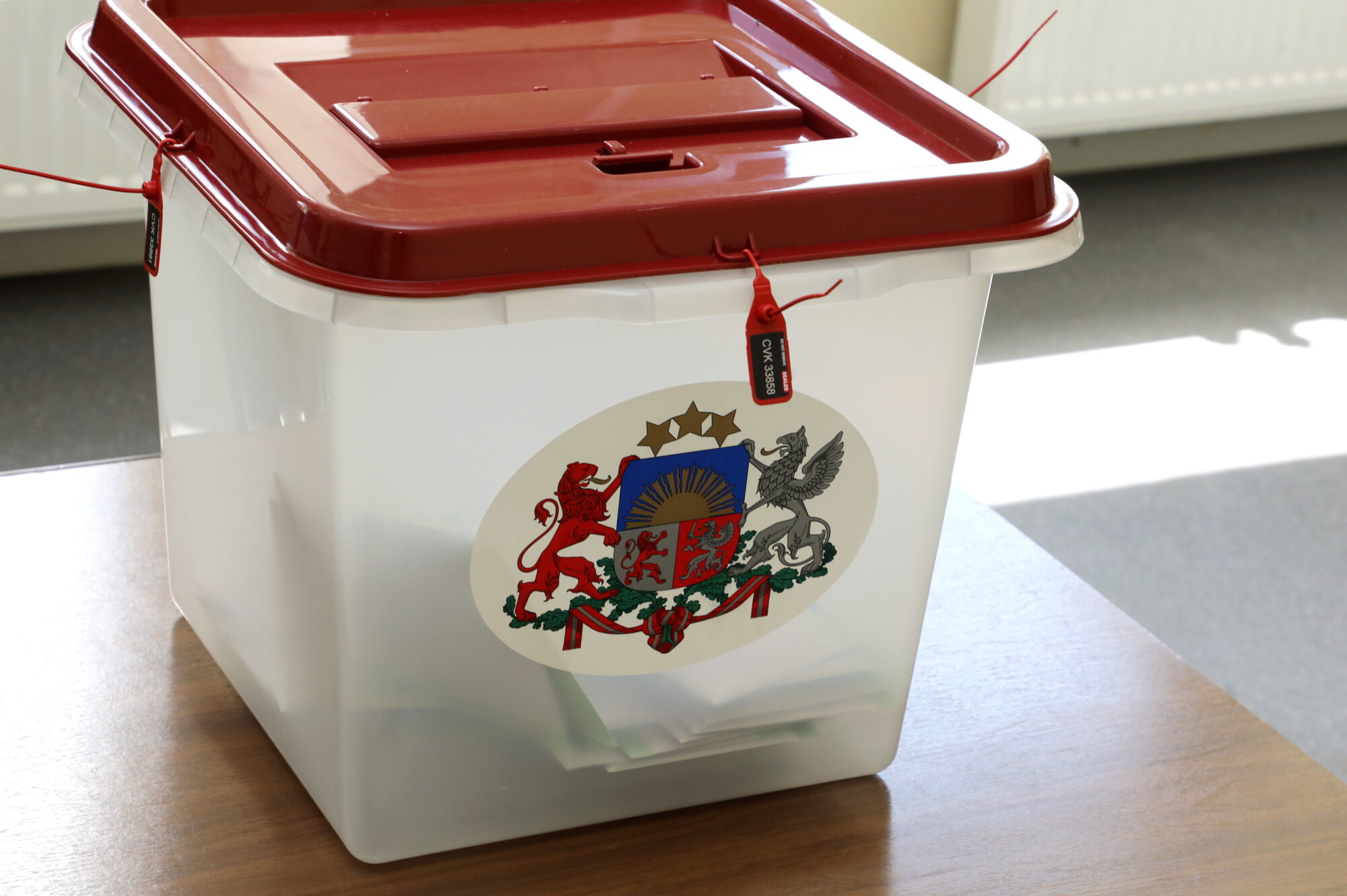 Pilsētā un novadā trīs iecirkņos varēs noglabāt balsi