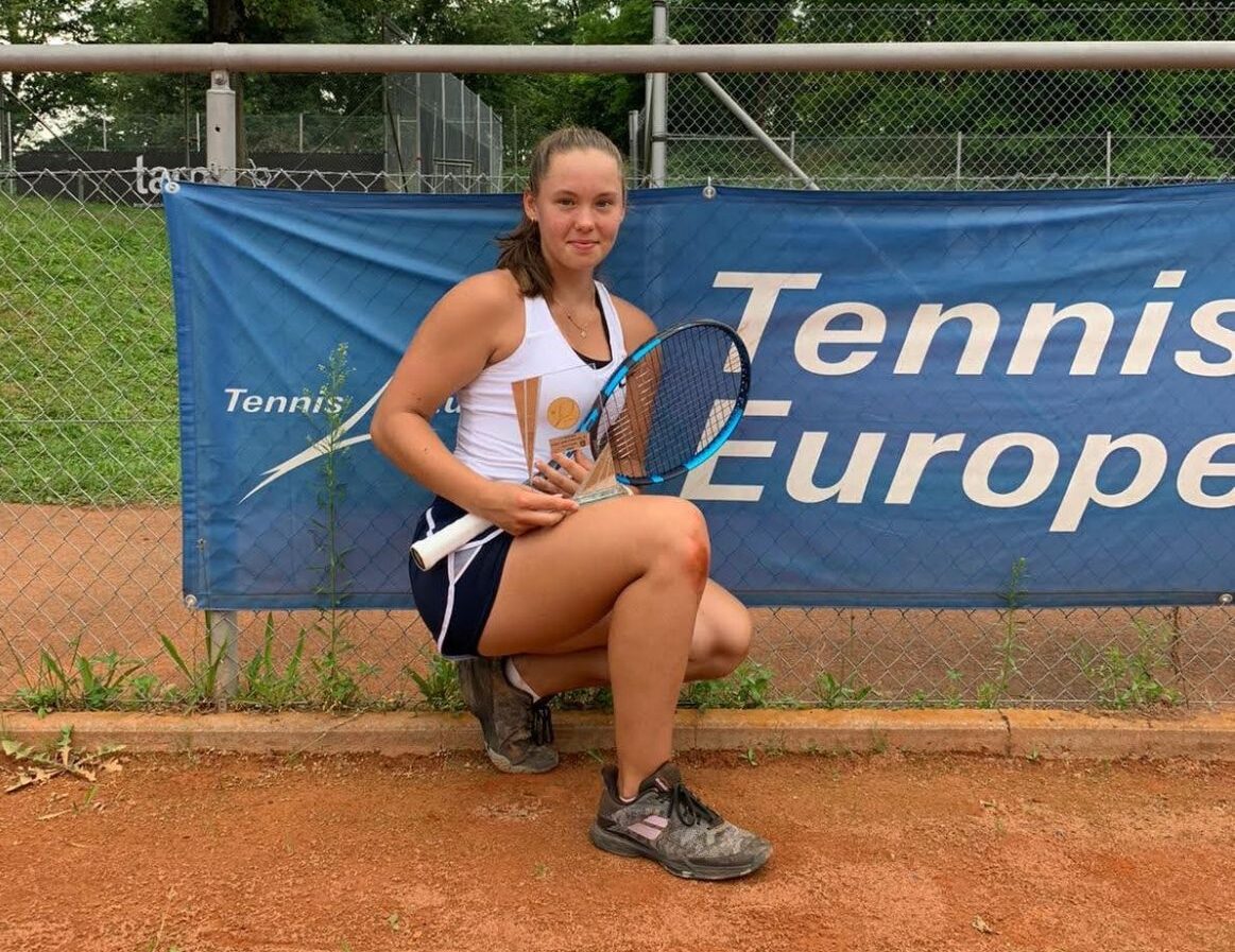 Liepājniece Enija Paula Aploka pārstāvēs Latvijas tenisa izlasi