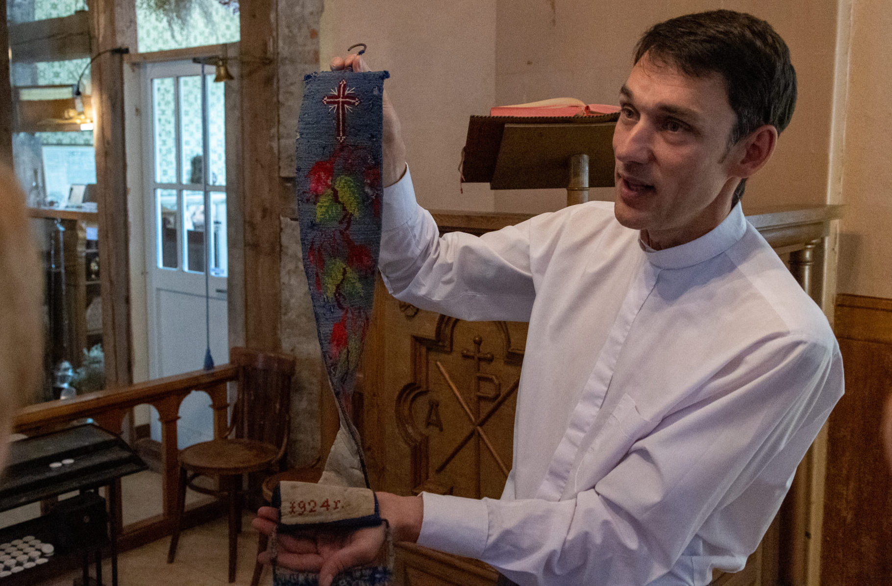 Aizputes senā pērle zīžu drānās iziet tautās