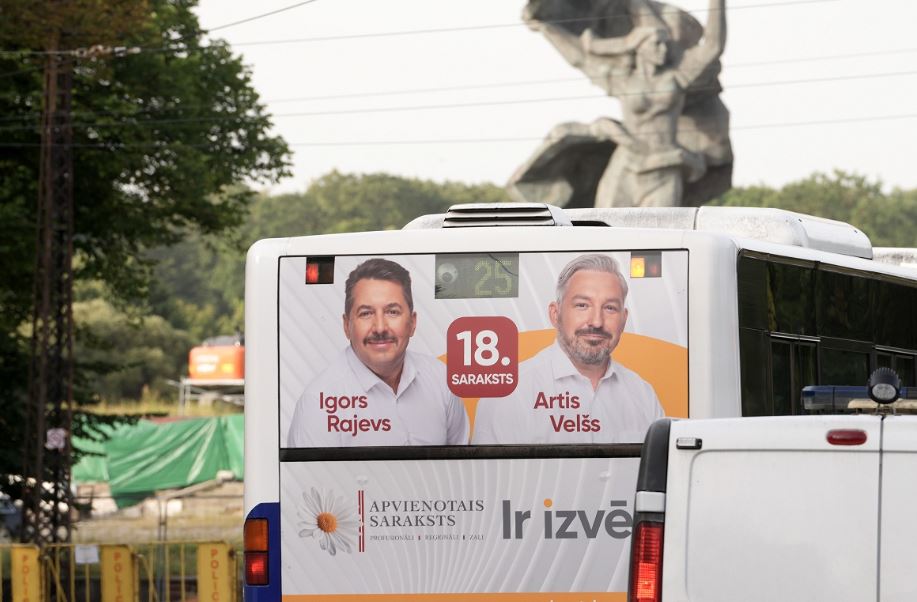 KNAB par iespējamiem aģitācijas pārkāpumiem varētu sākt vismaz 11 administratīvo pārkāpumu procesus