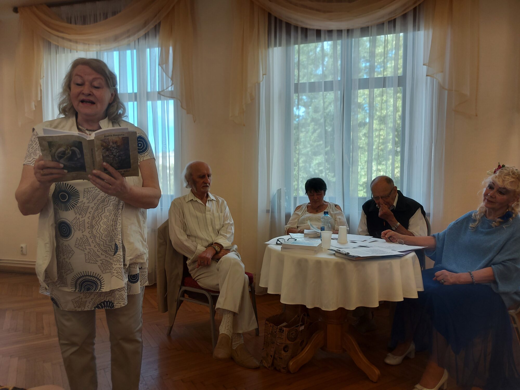 Dzejdarim ar latvisku rokrakstu Ādolfam Gaujietim – 80