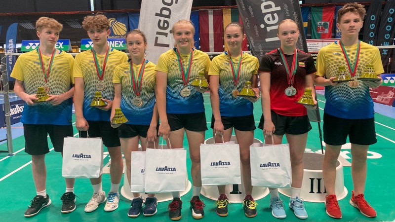 Ukrainas badmintonisti Liepājā izcīna 4 no 5 trofejām “Yonex Latvia U17”