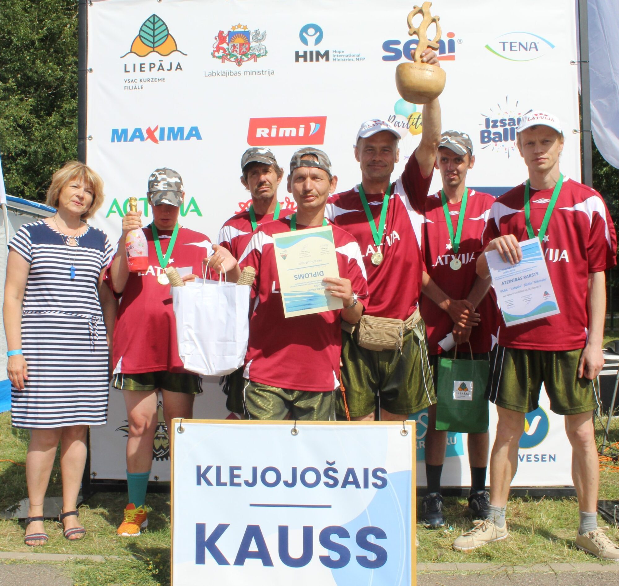 Sacensības saved kopā sociālo aprūpes centru sportiskākos klientus