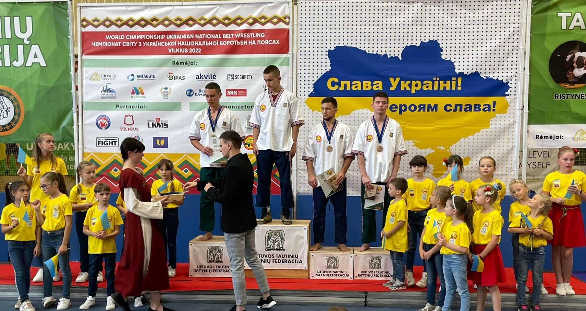 Cīkstonis Edgars Laugalis no Viļņas atved čempiona titulu