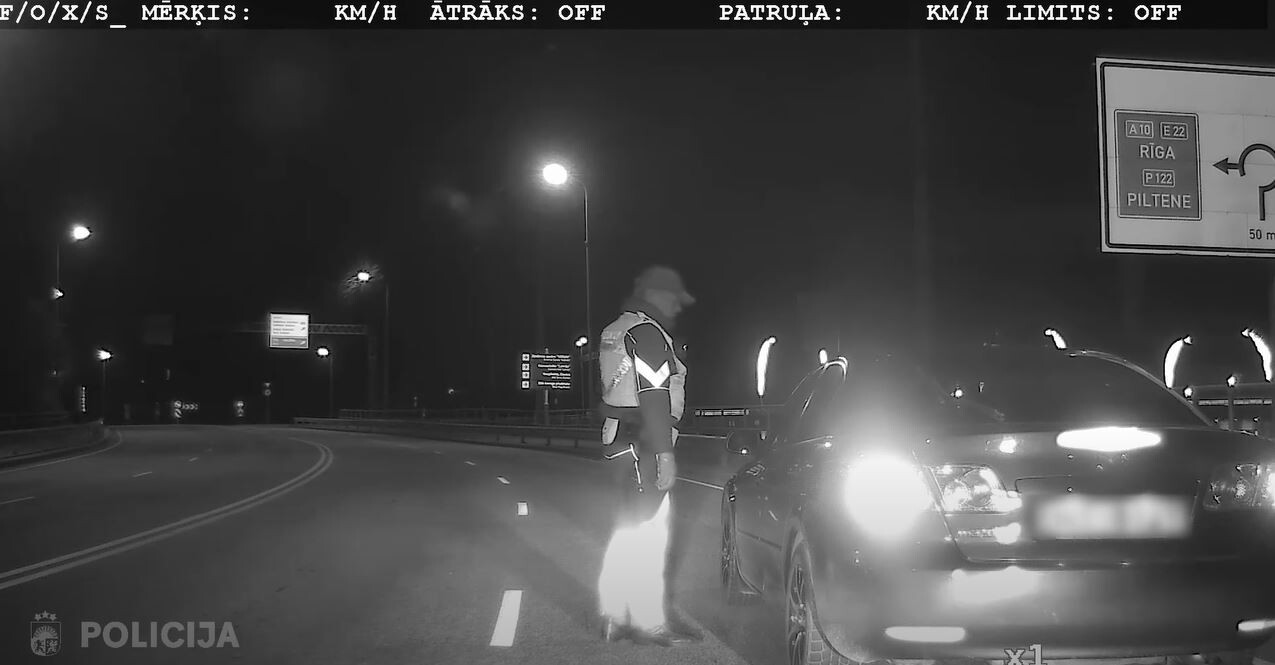 Video: Ventspilī automašīnas “Mazda” vadītājs pieķerts, traucoties ar ātrumu 124 km/h