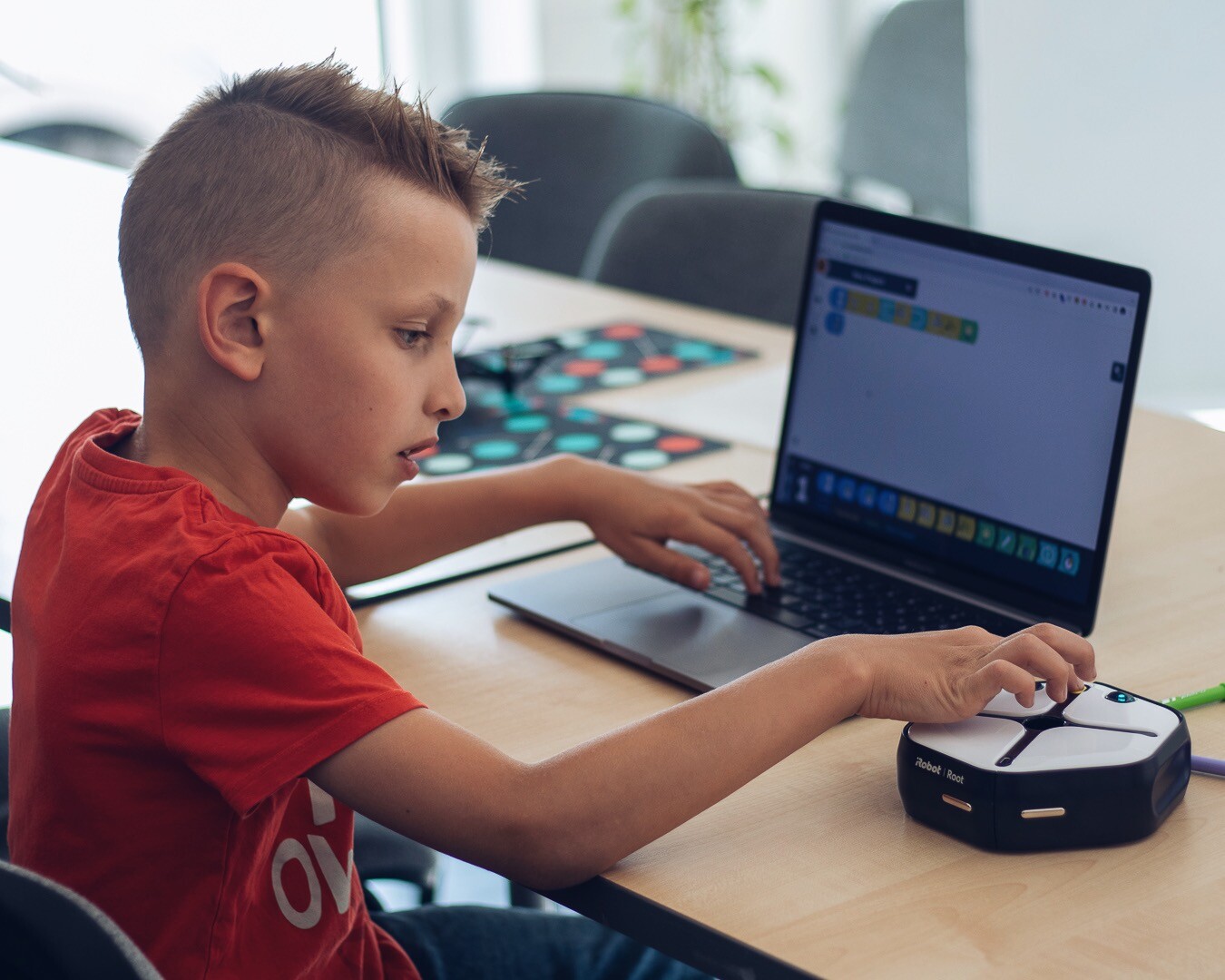 Mazie liepājnieki aicināti reģistrēties programmēšanas skolai CODE_Y