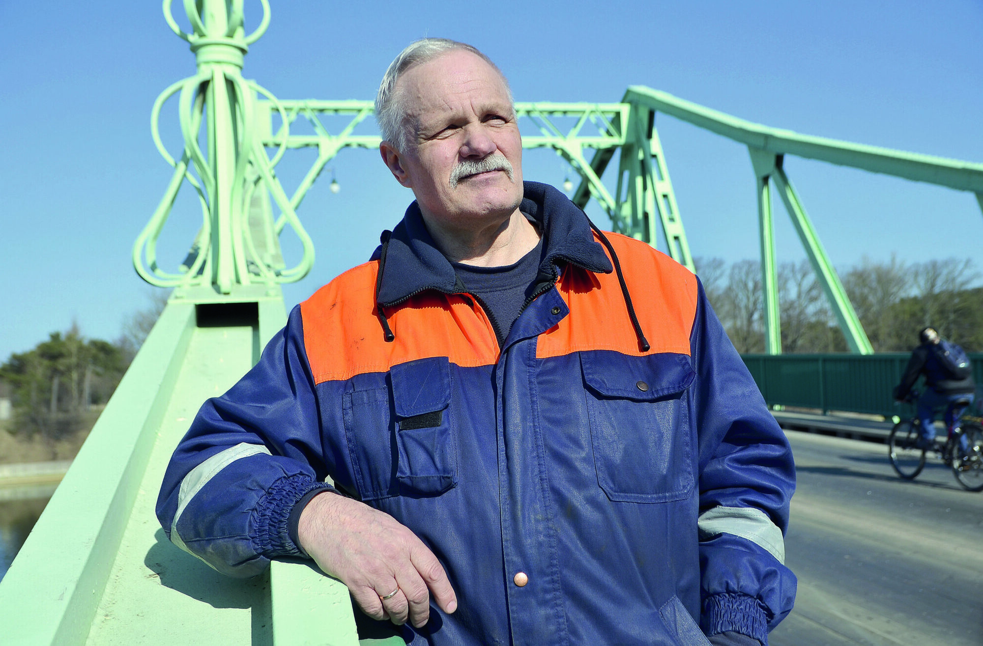 Uz dziedošā tilta – O. Kalpaka tilta vecākais operators Valdis Grandbergs
