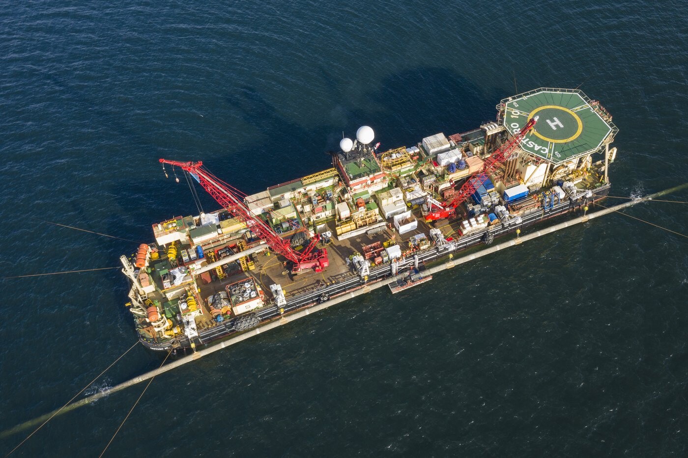 Zviedrija: Noplūde no bojātajiem “Nord Stream” gāzesvadiem turpinās