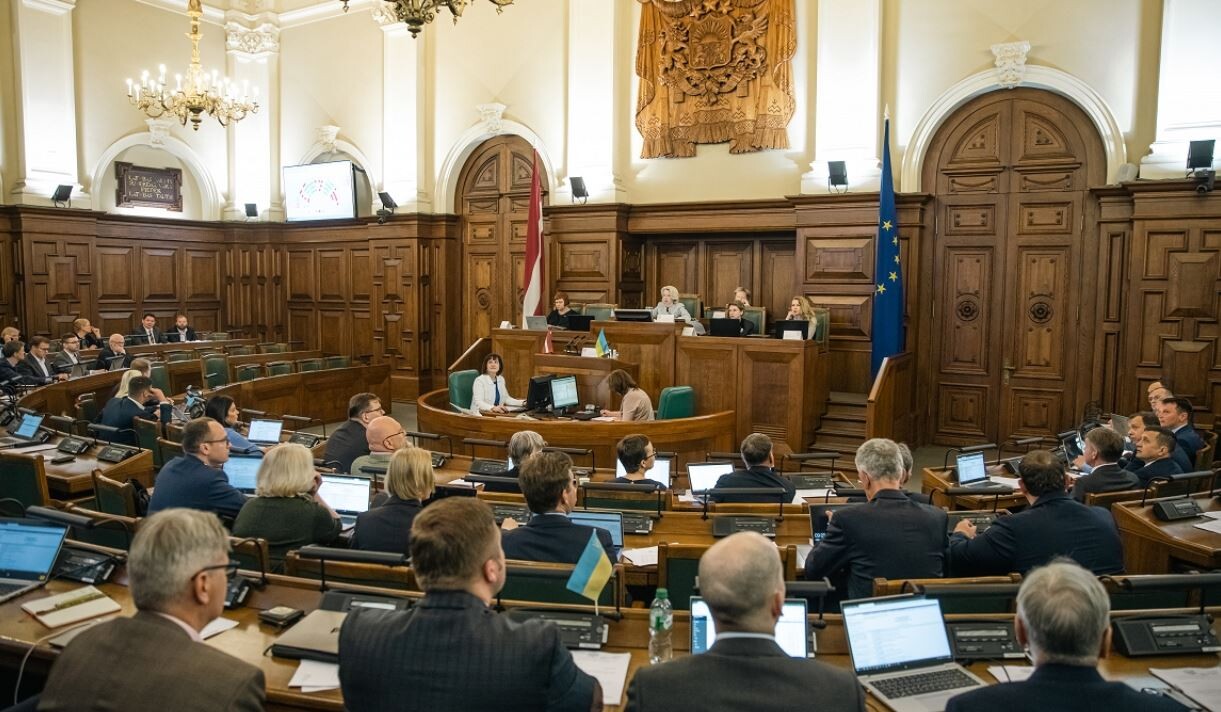 Deputāti atkārtoti pieņem jauno Pašvaldību likumu, atbalstot Levita labojumus
