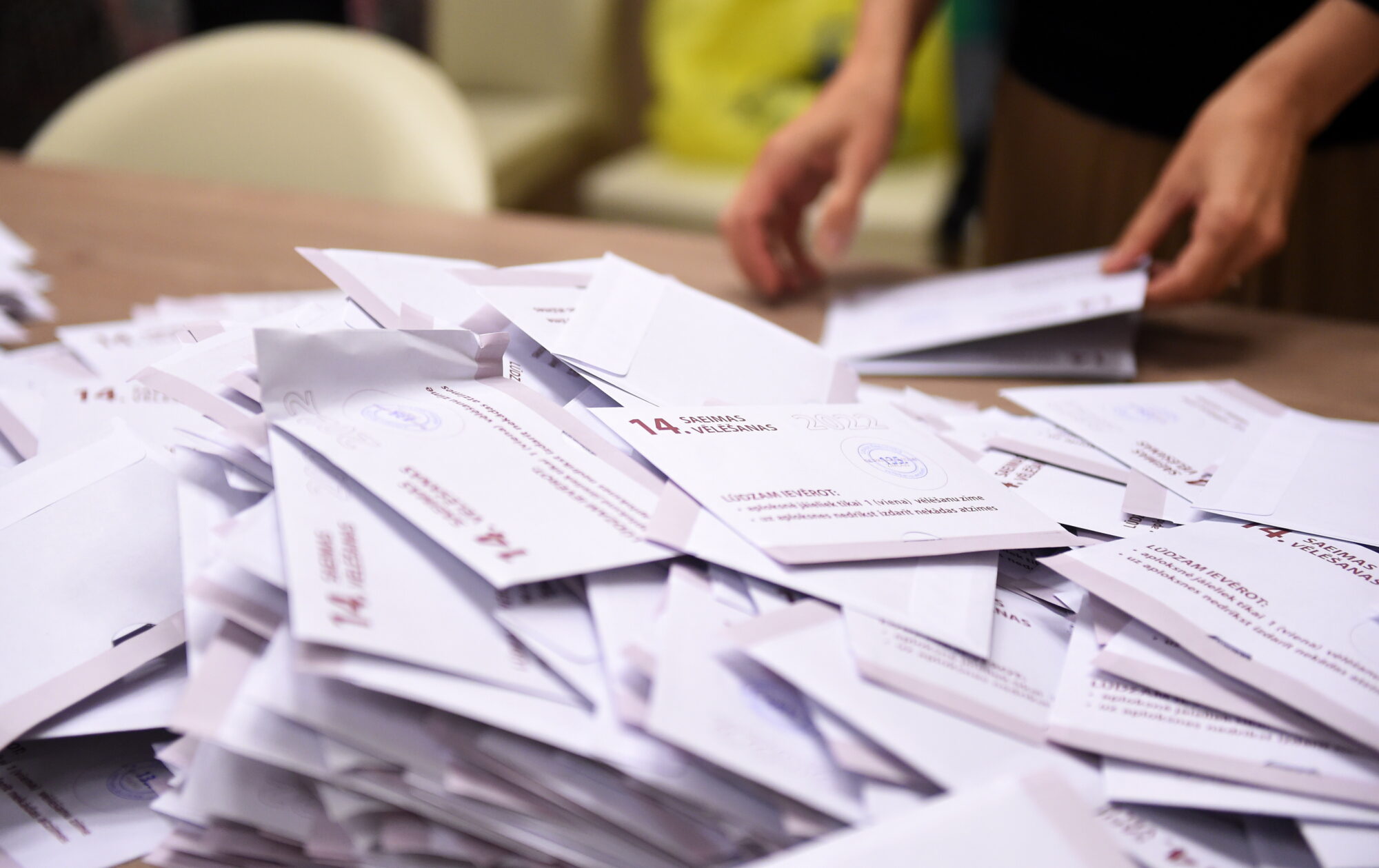 Pēc 92% balsu saskaitīšanas līderos JV, ZZS un Apvienotais saraksts