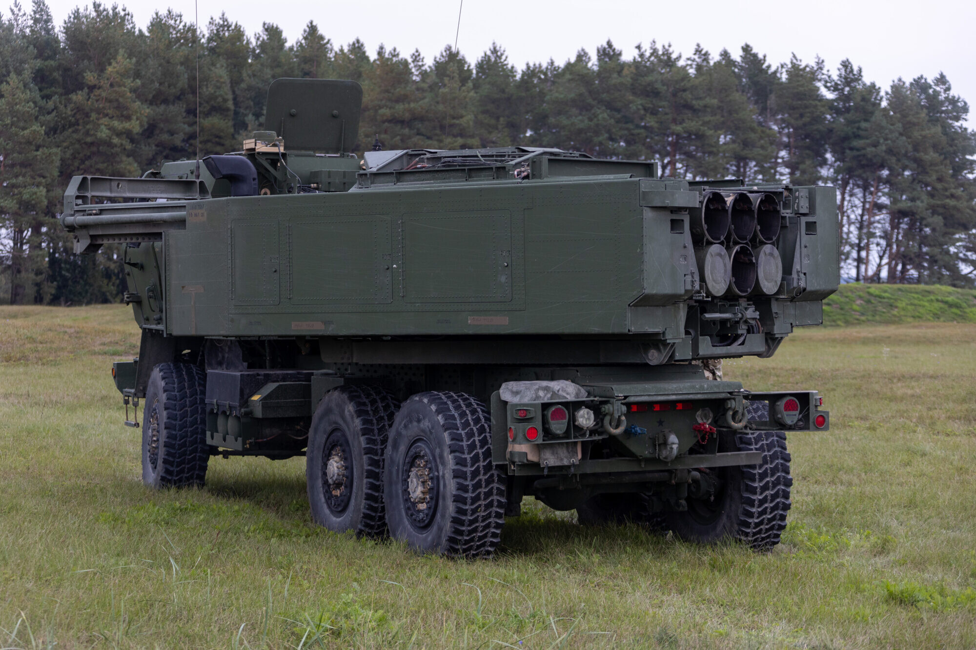Latvija līdz 2025. gadam plāno no ASV iegādāties sešas “Himars” artilērijas sistēmas