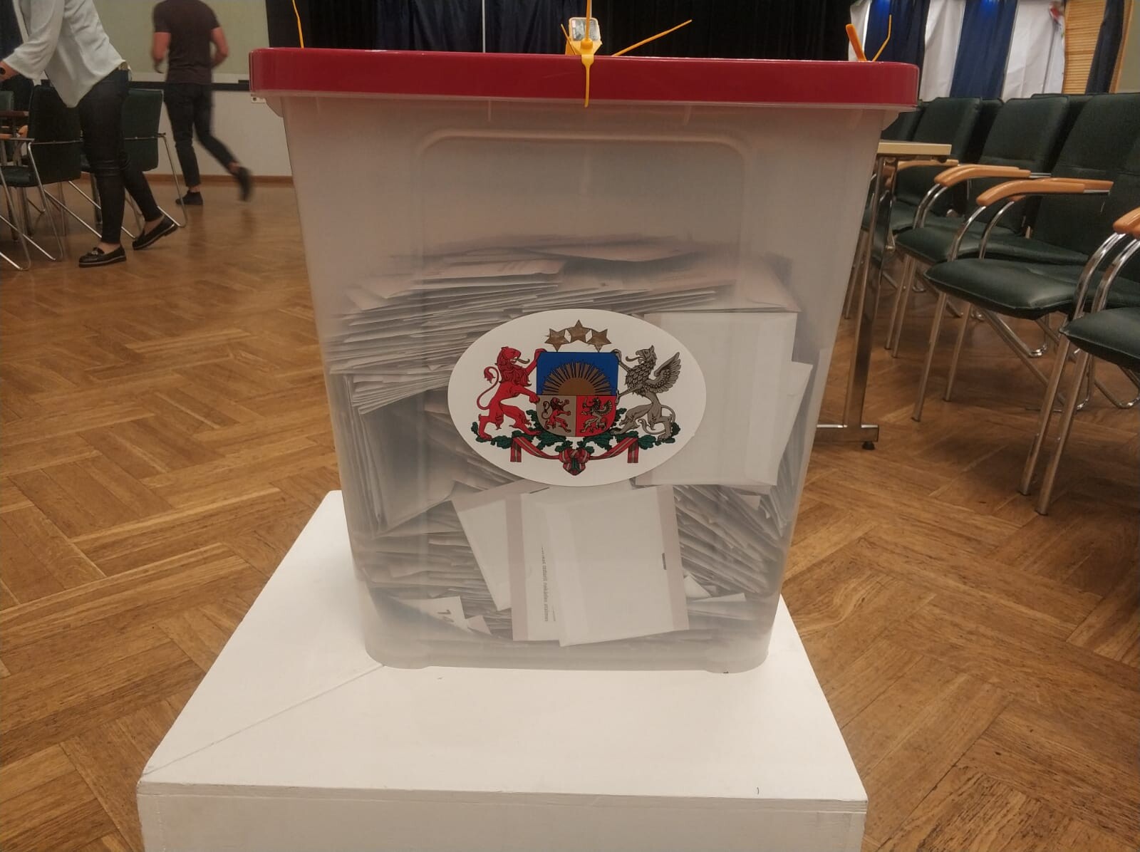 Vēlētāju aptauja: Saeimas vēlēšanās uzvarējušas JV, Apvienotais saraksts un ZZS