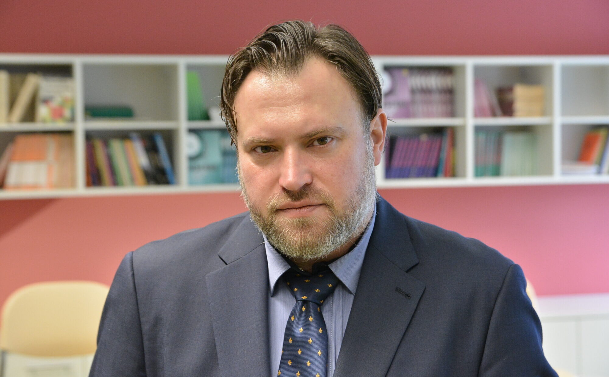 Rietumkrasta vidusskolu pagaidām vadīs Kārlis Strautiņš