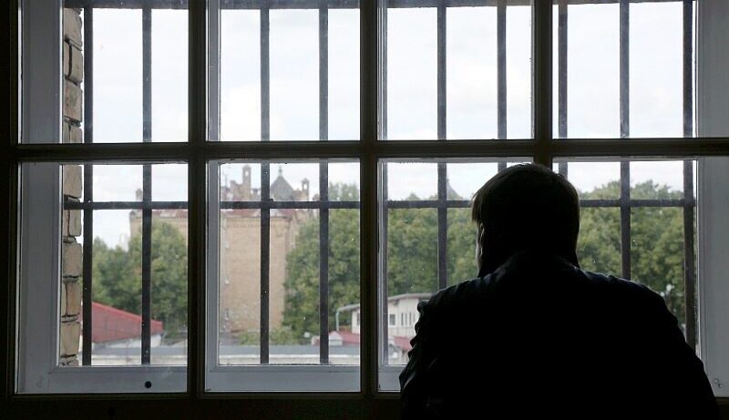 Vērienīgās naudas atmazgāšanas lietā apsūdzēto Kazanovski atbrīvo no apcietinājuma pret 40 000 eiro drošības naudu