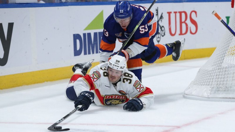Balcers debijā nopelna noraidījumu, “Panthers” apspēlē “Islanders”