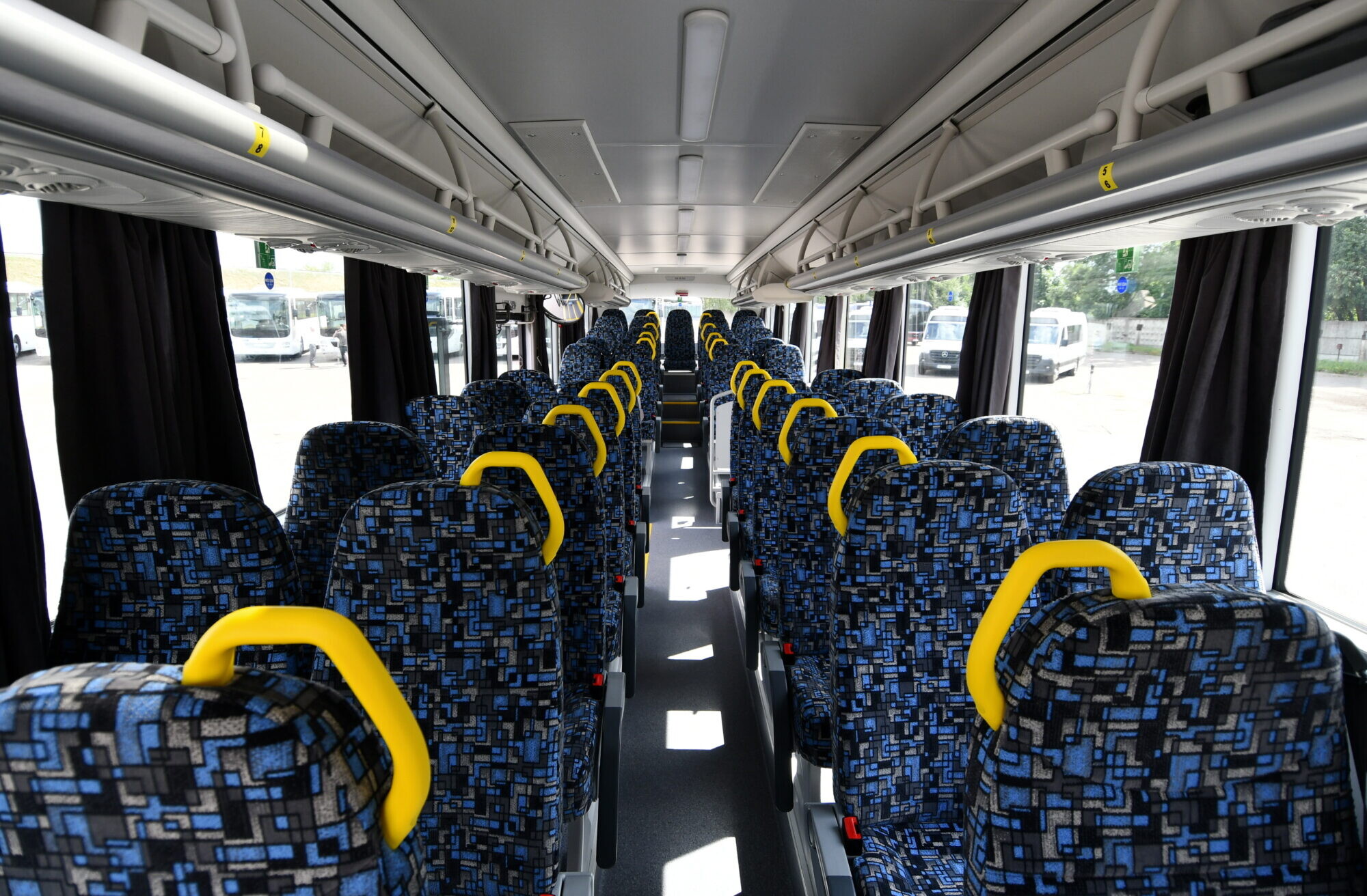 Autobusi nekursē, bet ceļš it kā iztīrīts