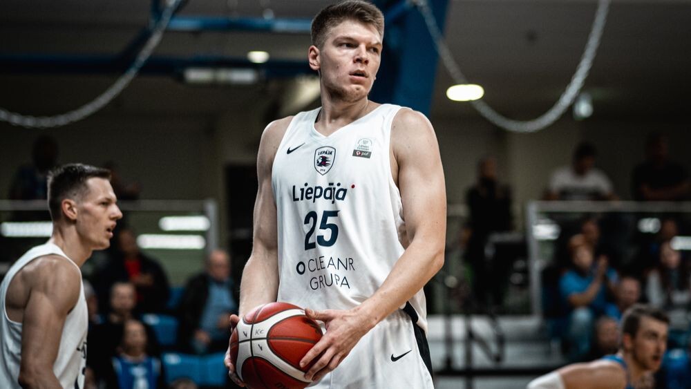 Latvijas – Igaunijas līgas oktobra MVP lauri tiek liepājniekam Šiliņam