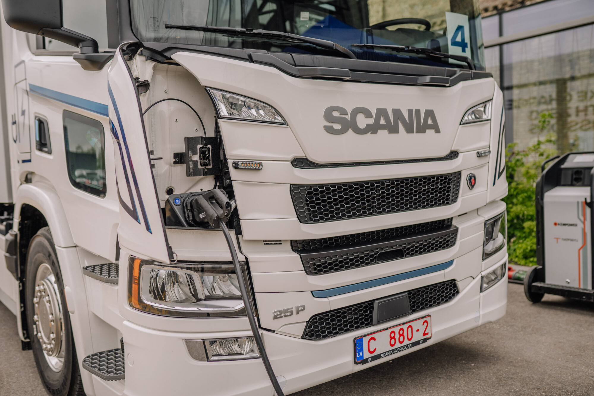 Paliec sveiks, dīzeli: kravas transports gatavs pārmaiņām