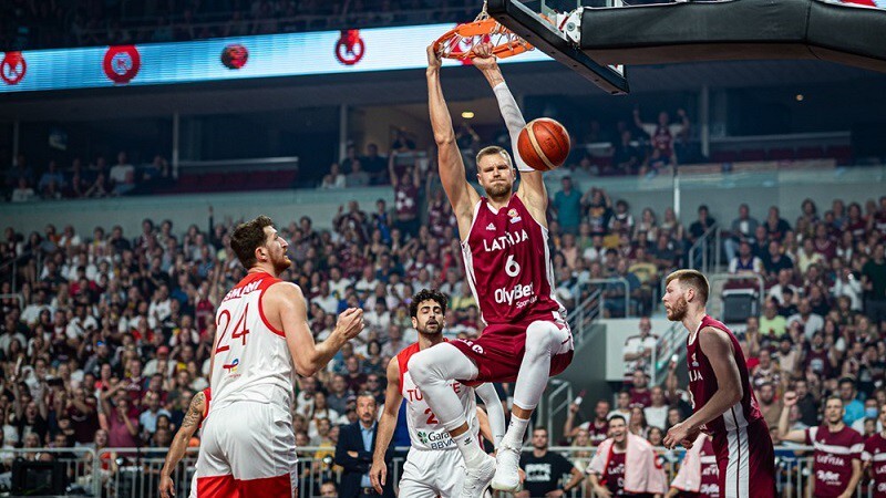 “The Athletic” žurnālists: “Porziņģis laicīgi risinās līguma jautājumu, lai spēlētu PK2023”
