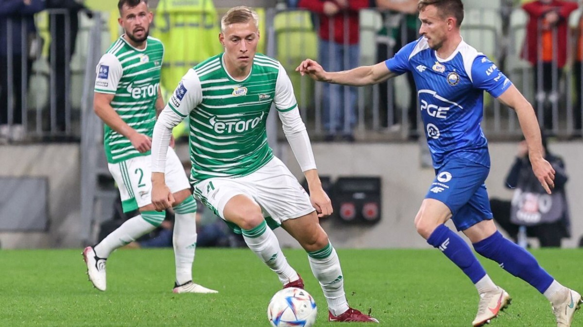 Tobera pārstāvētā “Lechia” Polijas kausa izcīņā pēcspēles sitienos zaudē “Legia” komandai