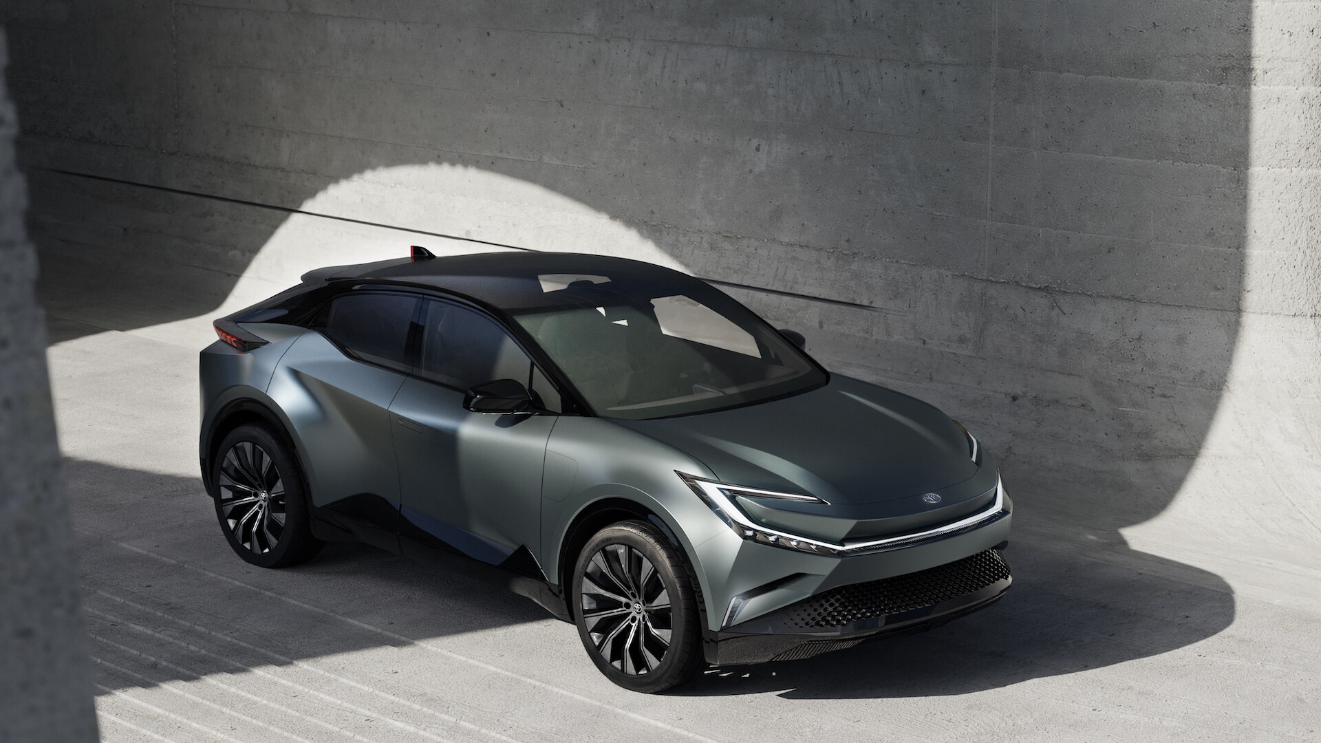 Eiropā debitē “Toyota bZ” SUV koncepts