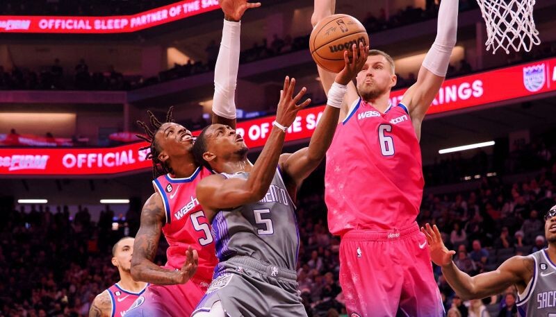 Porziņģis pirmo reizi zem 10 punktiem, “Wizards” uzveic Rietumu Top5 esošo “Kings”