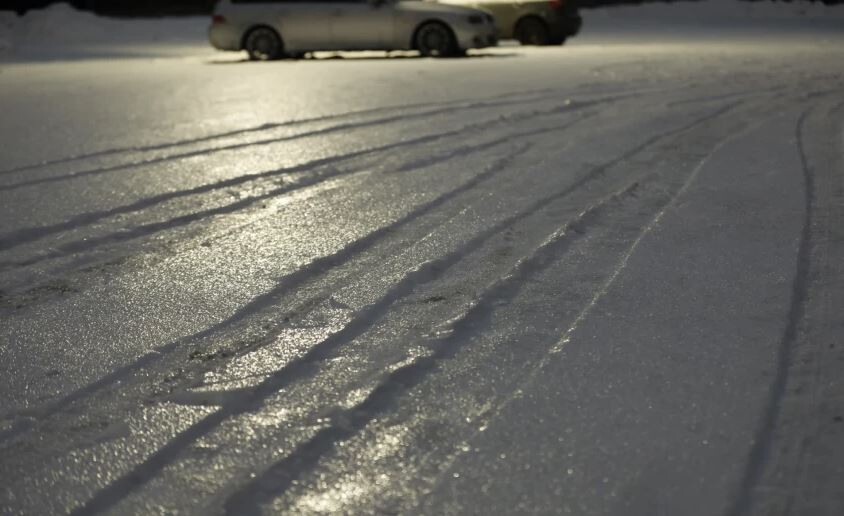 Padomi šoferiem, kā izvairīties no auto izslīdēšanas