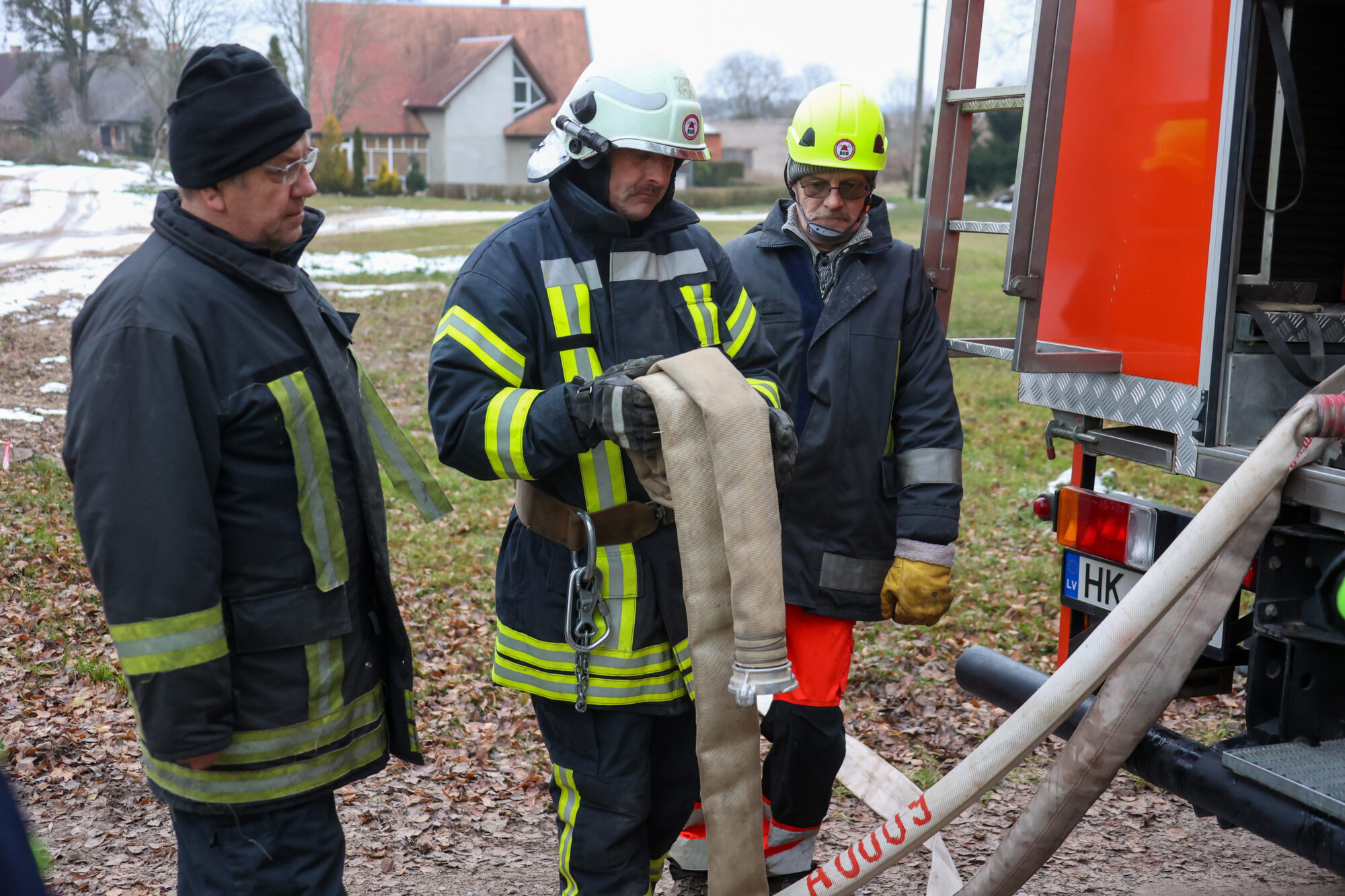 Brīvprātīgie varoņi gatavi mesties ugunī pat bez atbalsta