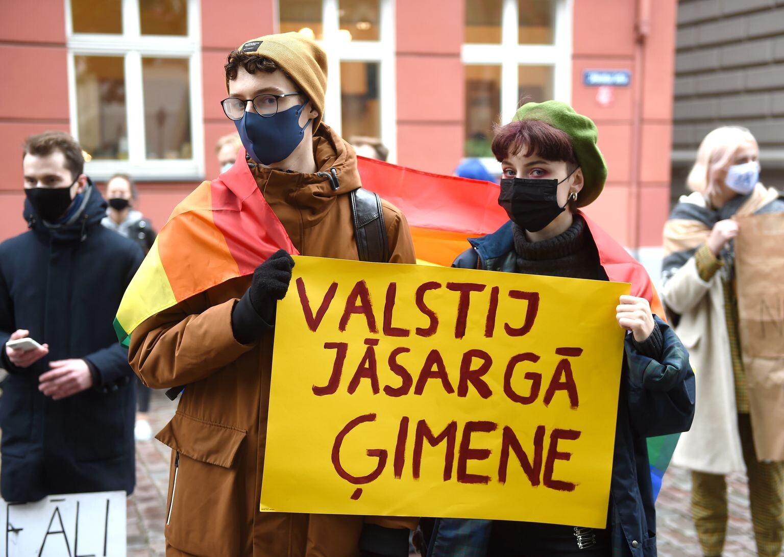 Saeimas Juridiskā komisija nolemj neturpināt 13.Saeimas iesākto darbu ar Civilās savienības likumprojektu
