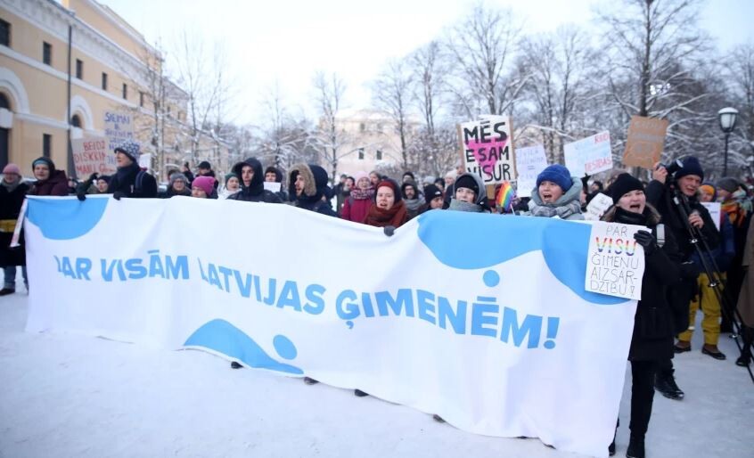 Deputāti atkārtoti atsakās turpināt iepriekšējās Saeimas iesākto darbu ar Civilās savienības likumu
