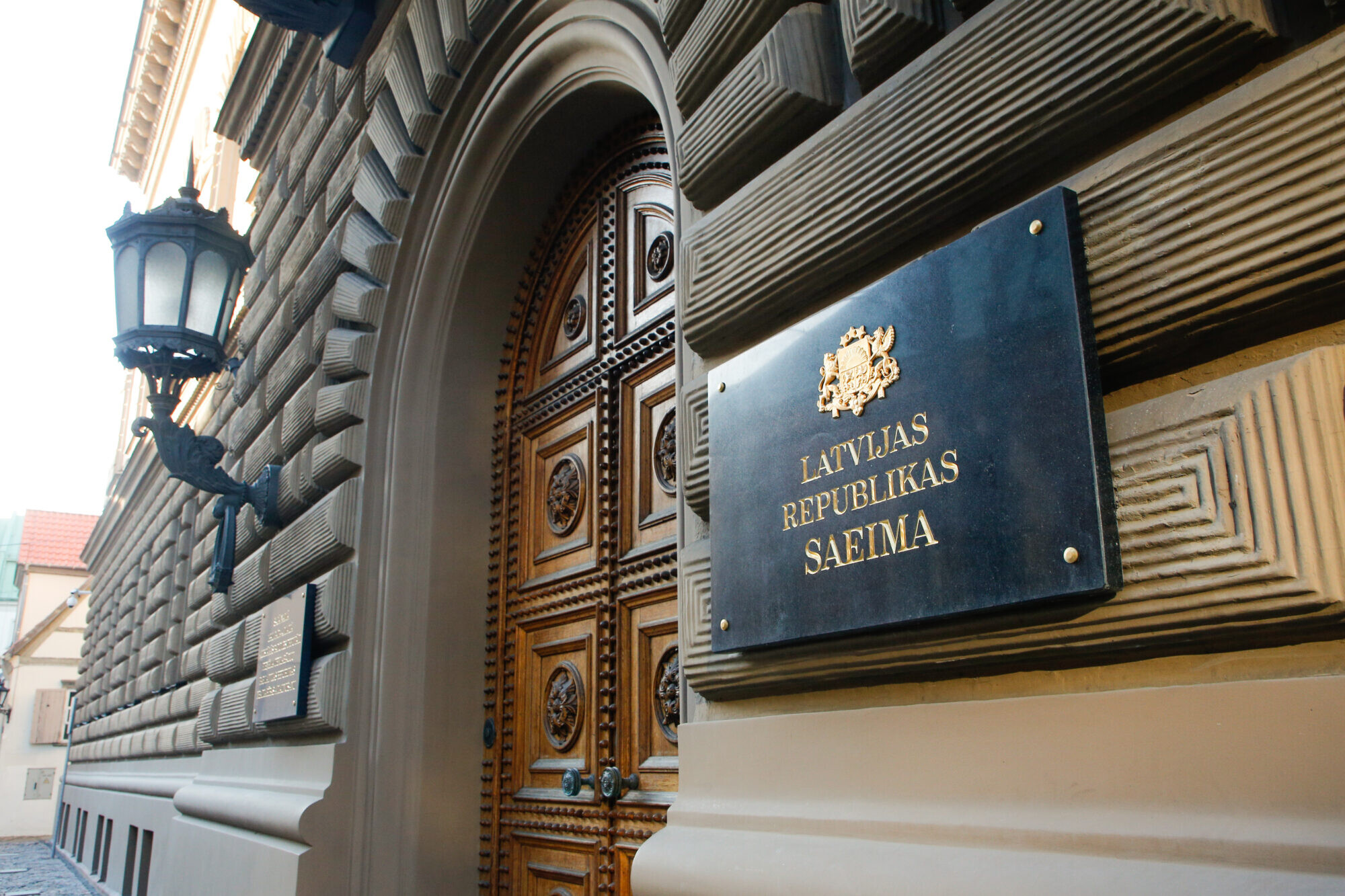Saeimas Mandātu komisija atbalsta pilnvaru apstiprināšanu 14 jauniem deputātiem ministru vietā