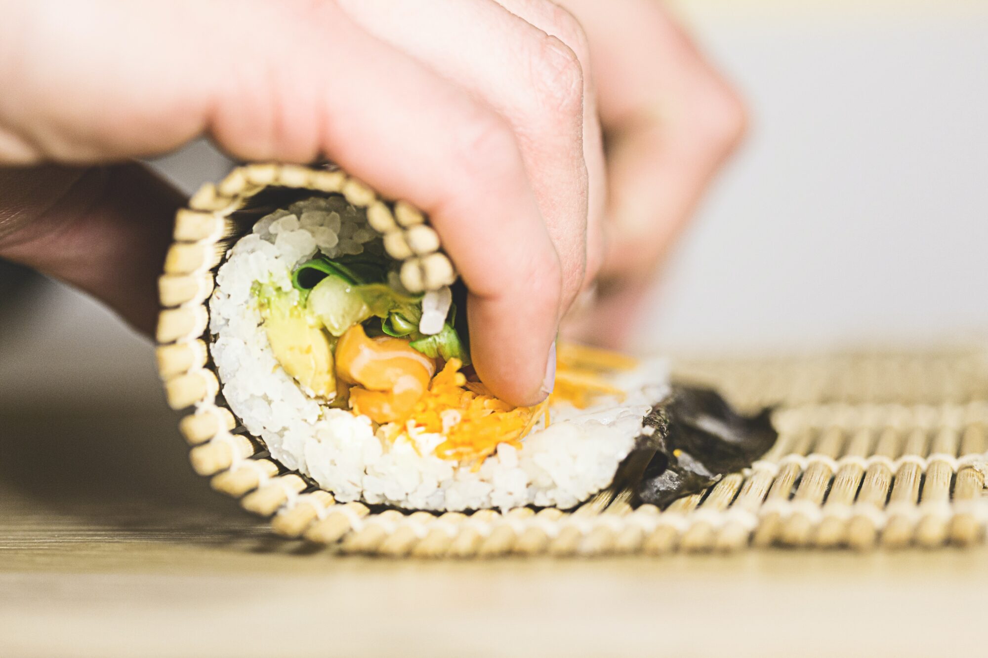Receptes: Lai salds, sāļš, rūgts, skābs un ass. Āzijas virtuves īpatnības skaidro kafejnīcas “Dragon Sushi” saimniece Jeļena Sadihova