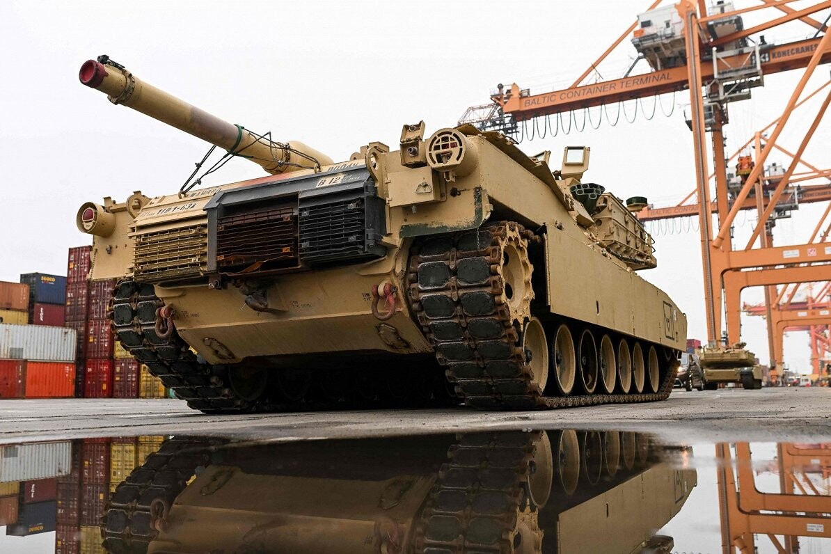 Operācijā “Atlantic Resolve” Latvijā aktīvi tiek pārvietota ASV bruņutehnika