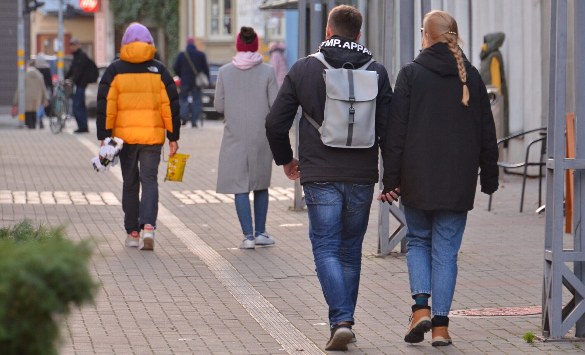 Jaundzimušo skaits sarūk, dzemdētāju vidējais vecums pieaug