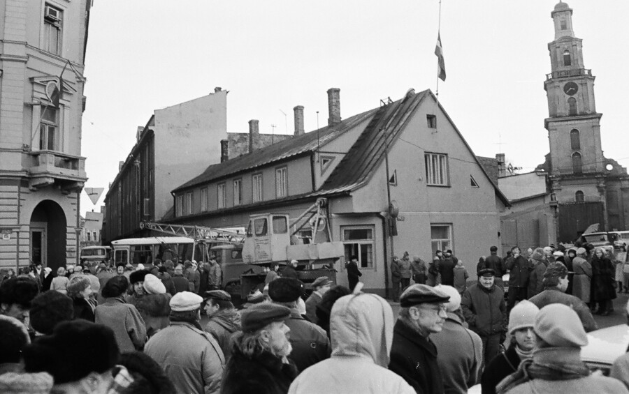 Liepājā 1991. gada barikāžu aizstāvju atceres ugunskuri degs pasākumā “Atceries gan!”