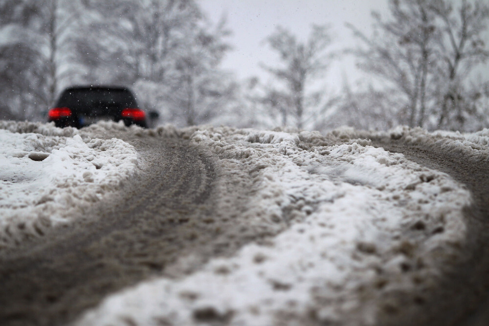 LVC: Daudzviet Latvijā autoceļi apledo