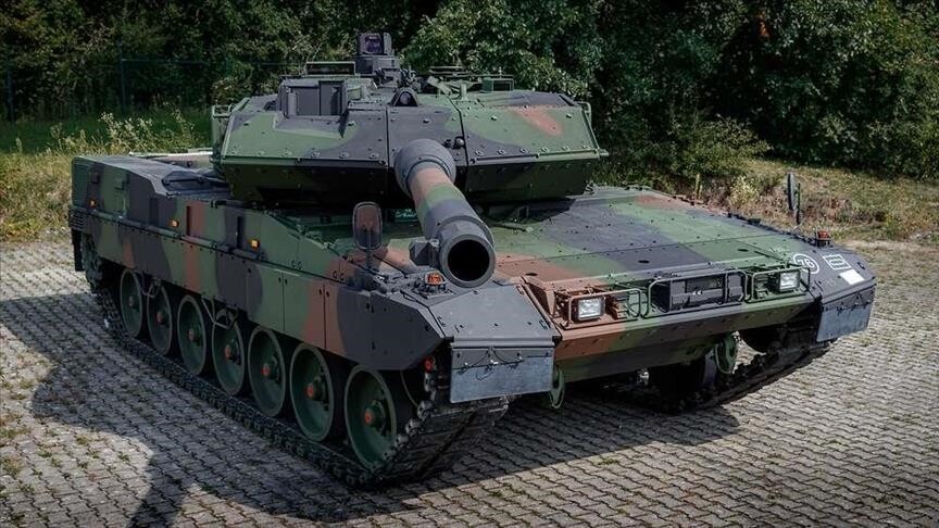 Kuleba: Ukraina saņems 120 līdz 140 smagos Rietumu tankus