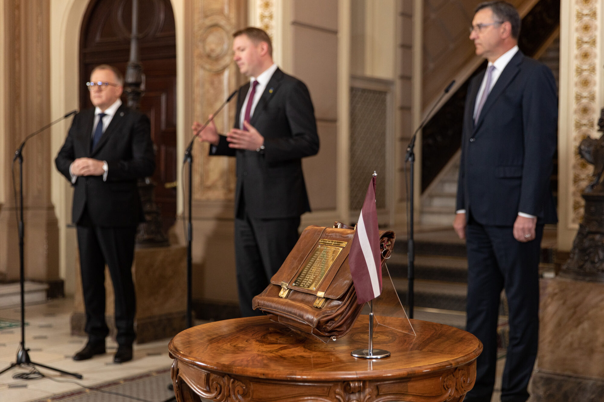 Saeima nodod izskatīšanai komisijās 2023. gada valsts budžetu ar 14,7 miljardu eiro izdevumiem