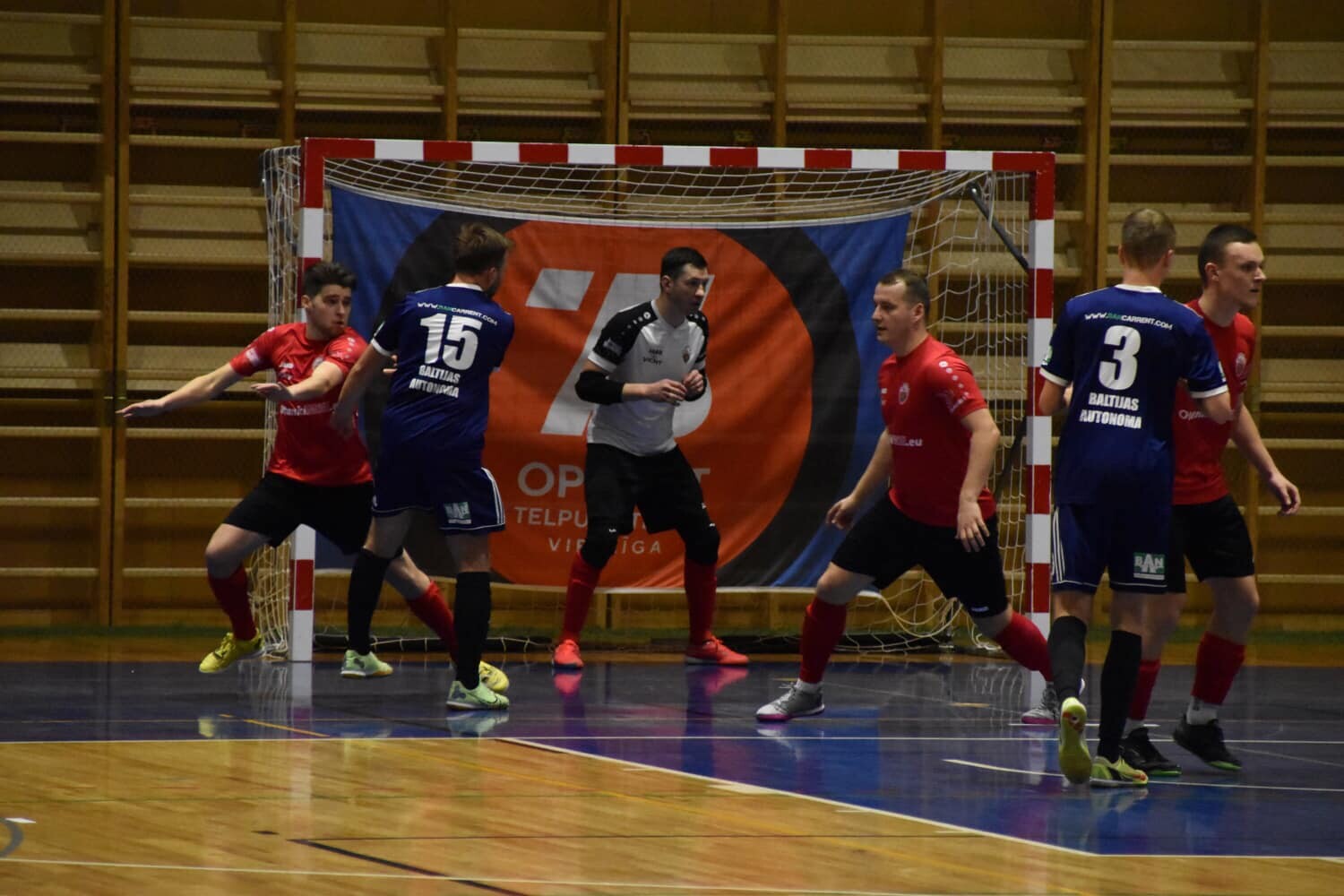 Telpu futbolā noslēdzies regulārais turnīrs
