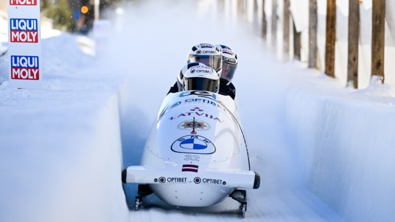 Cipuļa pilotētais četrinieks pasaules čempionātā bobslejā pēc pirmajiem diviem braucieniem ieņem trešo vietu