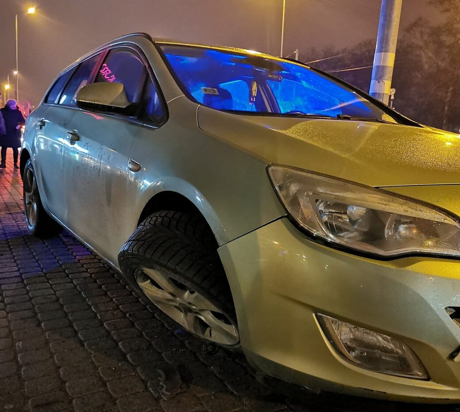 “Otrā dzimšanas diena”. Gata Malika ģimeni Liepājas centrā gandrīz notriec piedzēries autovadītājs