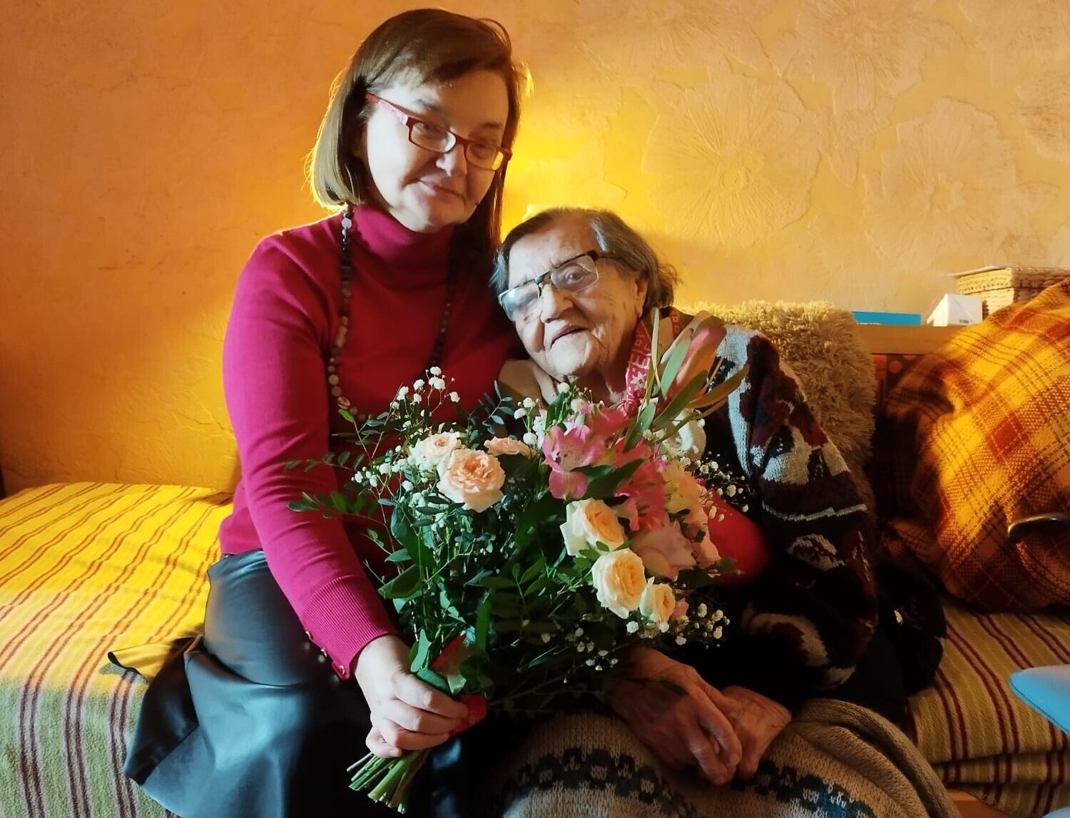 Divas liepājnieces atzīmē simts gadu jubileju