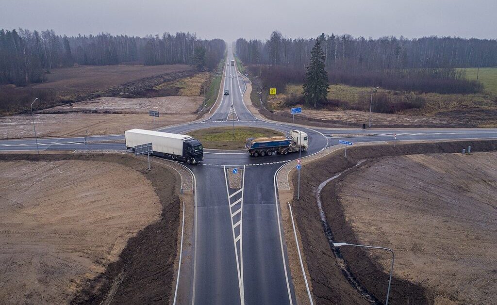 Latvijā vismaz labā tehniskā stāvoklī gada beigās bija 78,3% galveno autoceļu