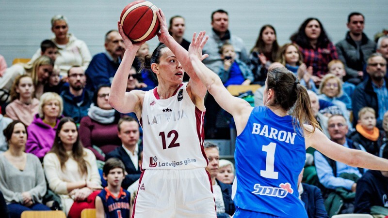 Ceļazīmi nodrošinājušās Latvijas basketbolistes Eiropas čempionāta kvalifikāciju noslēdz ar uzvaru