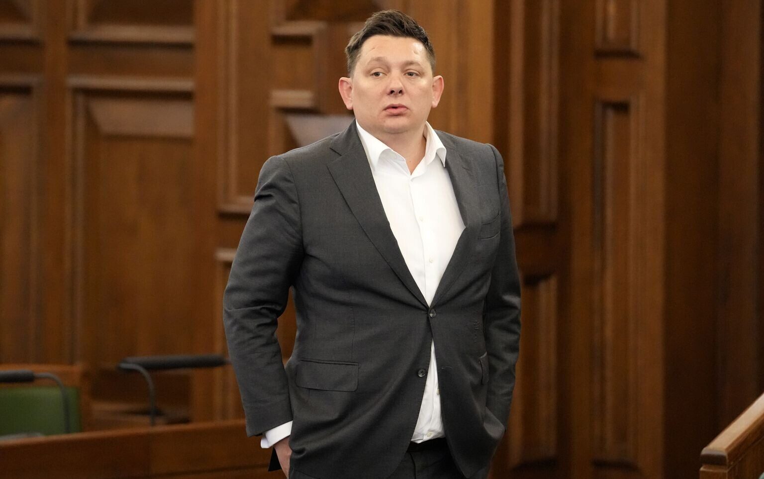 Bijušajam deputātam Kaimiņam par grāmatvedības dokumentu viltošanu piespriež 280 stundu sabiedrisko darbu