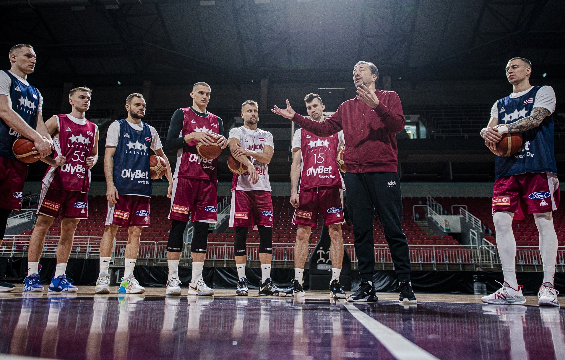 Latvijas vīriešu basketbola izlase uz PK kvalifikācijas spēli ar Turciju dodas atjauninātā sastāvā