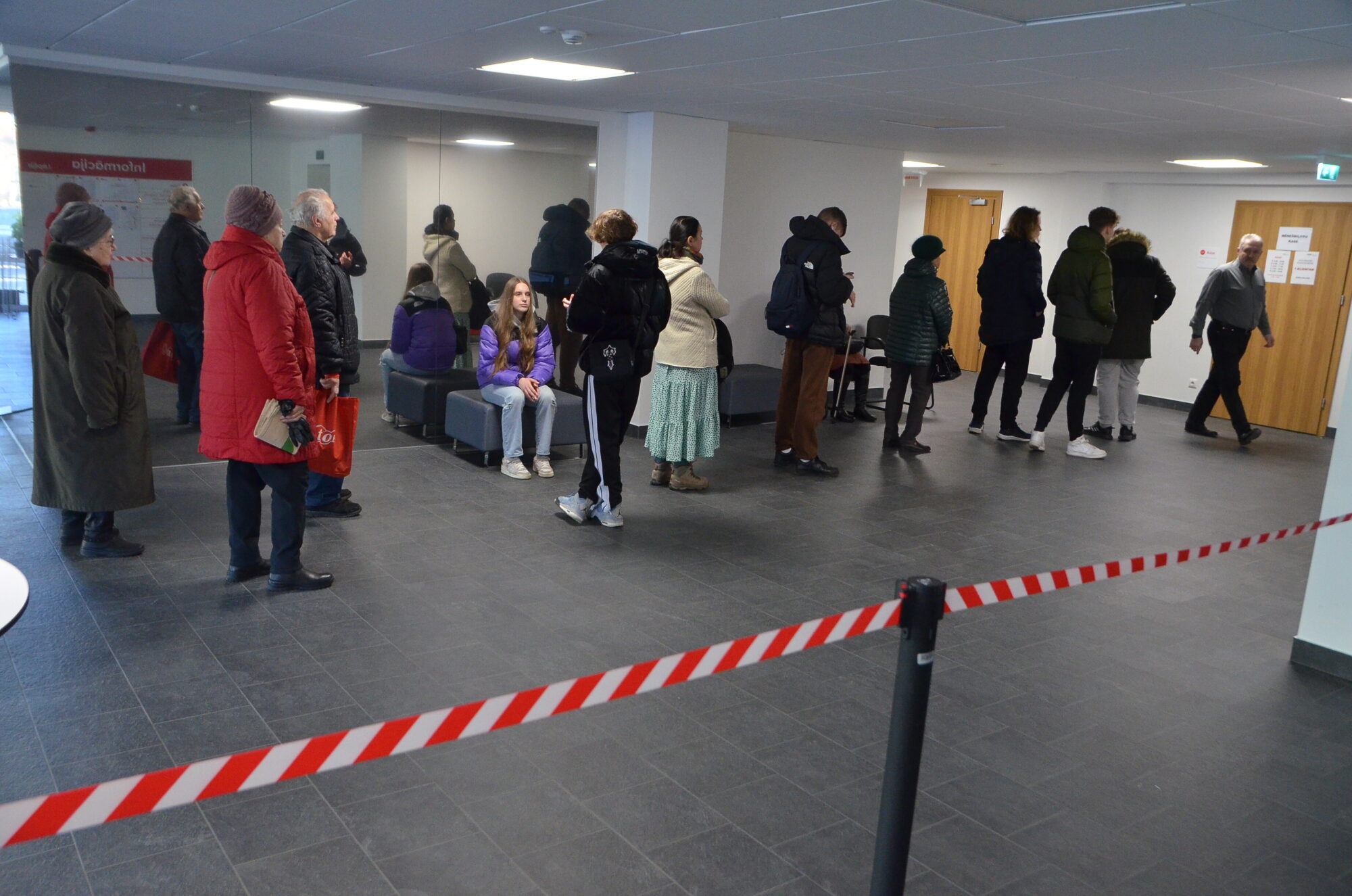 Rinda pēc mēnešbiļetes 21. gadsimtā. “E-biļete jau top,” sola sabiedriskā transporta aģentūra