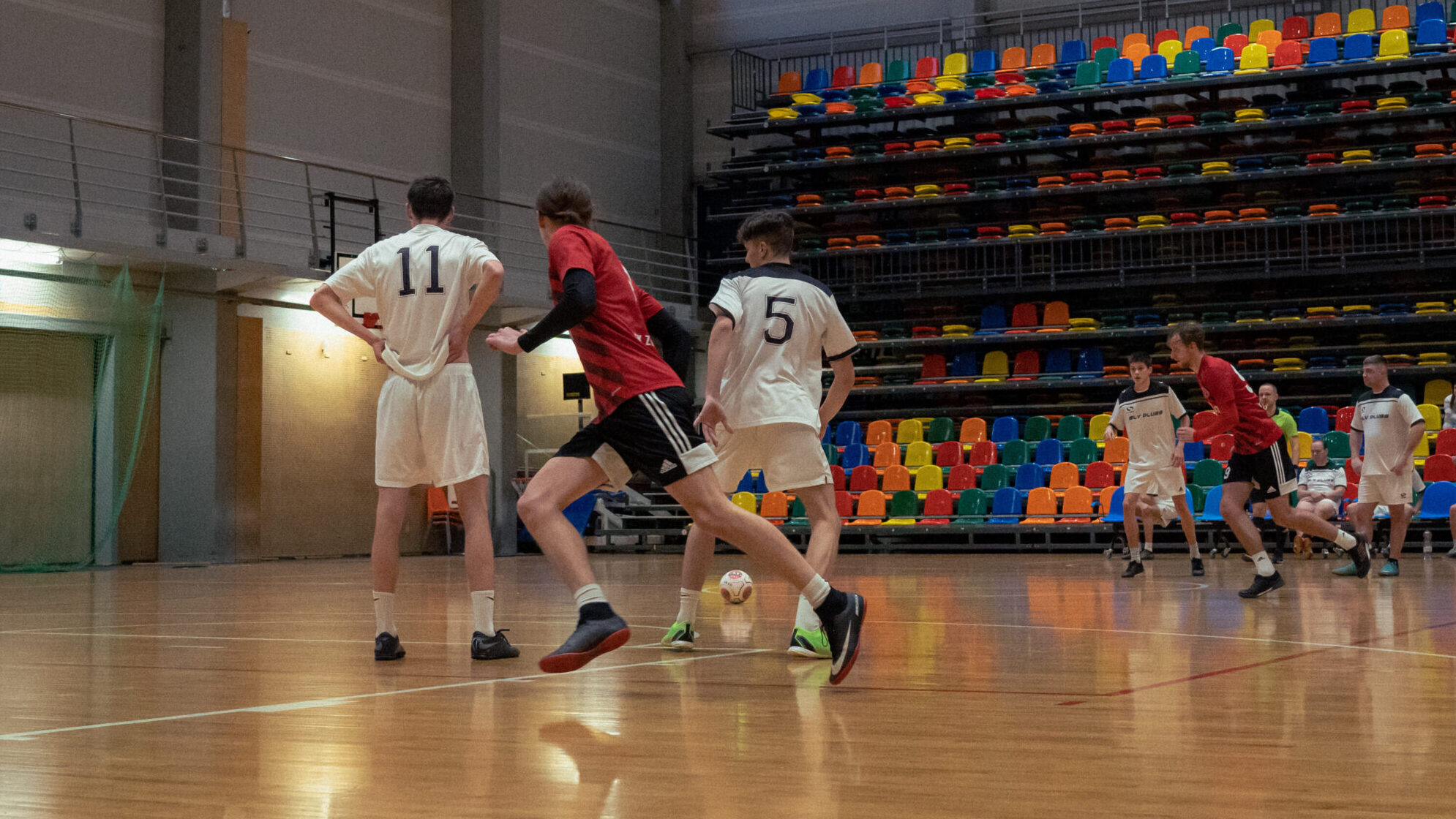 Futbola svētdiena ar rezultatīvām spēlēm pilsētas čempionātā