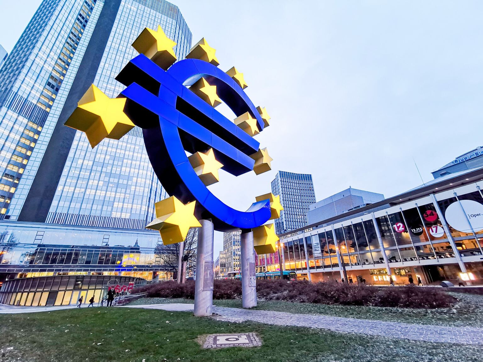 ECB palielina bāzes procentlikmi līdz 3%